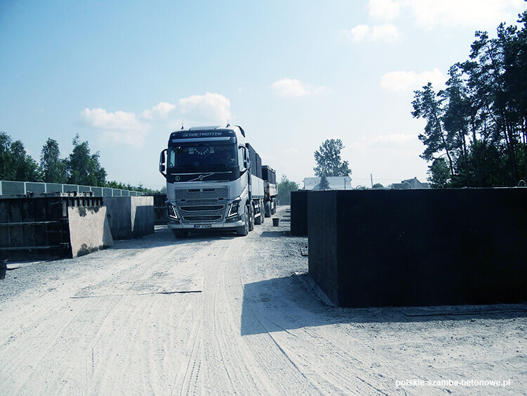 Transport szamb betonowych  w Międzyzdrojach